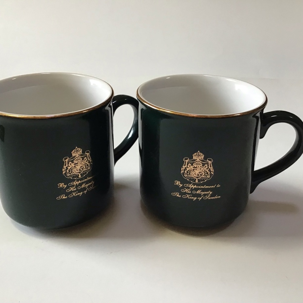 Gevalia Kaffe Coffee Cup Mugs Set of 2 Dark Green Goldtone Script Elegant Shiny